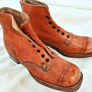 VINTAGE WW2 AUSTRALIAN ARMY UNIFORM LEATHER BOOTS ANZAC AIF