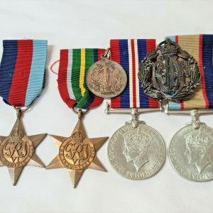 WW2 ROYAL AUSTRALIAN AIR FORCE SET OF MEDALS BADGES 419726 WALKER