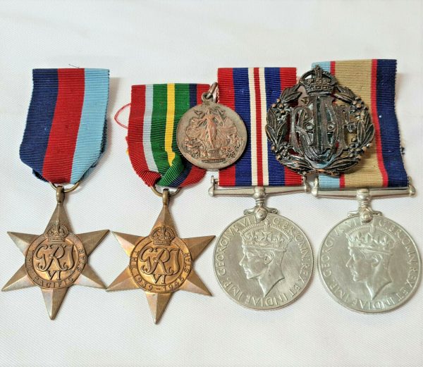 WW2 ROYAL AUSTRALIAN AIR FORCE SET OF MEDALS BADGES 419726 WALKER