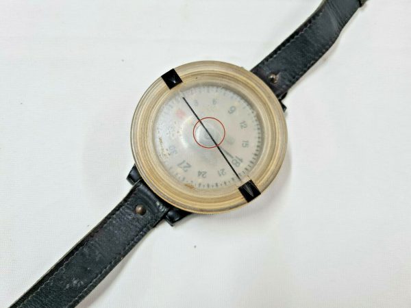 WW2 GERMAN LUFTWAFFE UNIFORM FLIGHT WRIST COMPASS Armbandkompaß 39