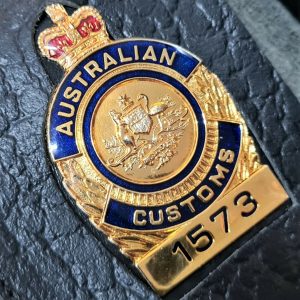 OBSOLETE AUSTRALIAN CUSTOMS #1573 UNIFORM POCKET ID BADGE WALLET