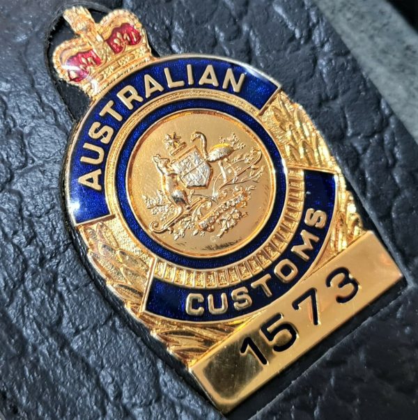 OBSOLETE AUSTRALIAN CUSTOMS #1573 UNIFORM POCKET ID BADGE WALLET