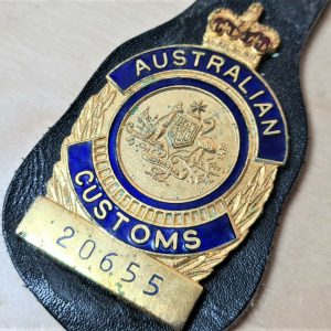 OBSOLETE AUSTRALIAN CUSTOMS UNIFORM POCKET ID BADGE 1980'S #20655