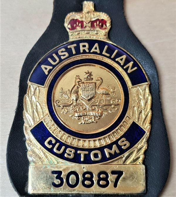 OBSOLETE AUSTRALIAN CUSTOMS UNIFORM POCKET ID BADGE 1980'S #30887