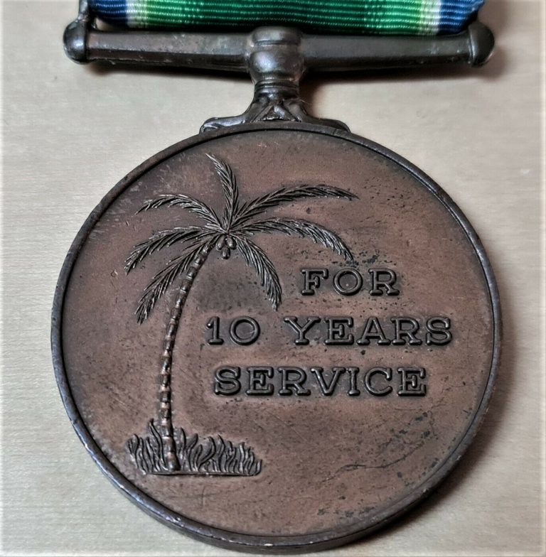 PAPUA NEW GUINEA 10 YEAR SERVICE MEDAL ELECTRICITY COMMISSION