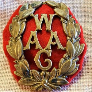 WW1 ERA BRITISH WOMEN'S ARMY AUXILIARY CORPS UNIFORM CAP BADGE