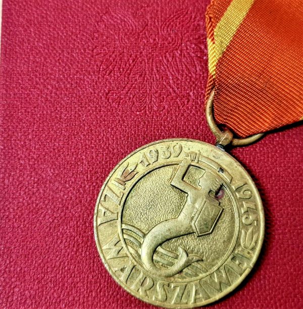 WW2 POLAND WARSAW MILITARY UPRISING & RESISTANCE BRAVERY MEDAL & CASE