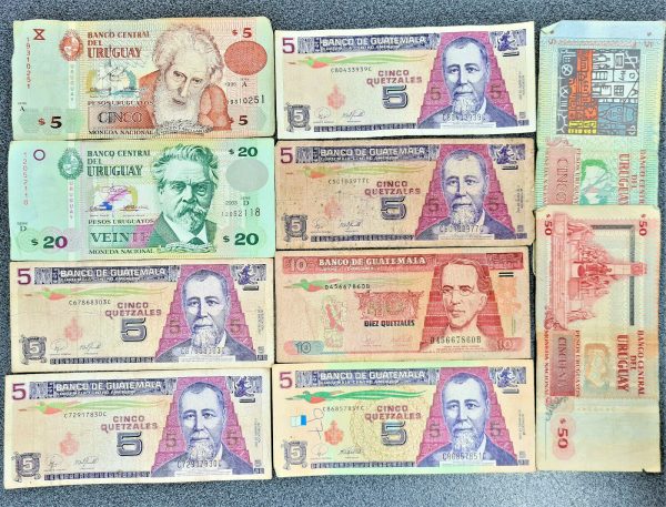 LOT OF 10 BANK NOTES GUATEMALA & URUGUAY CURRENCY