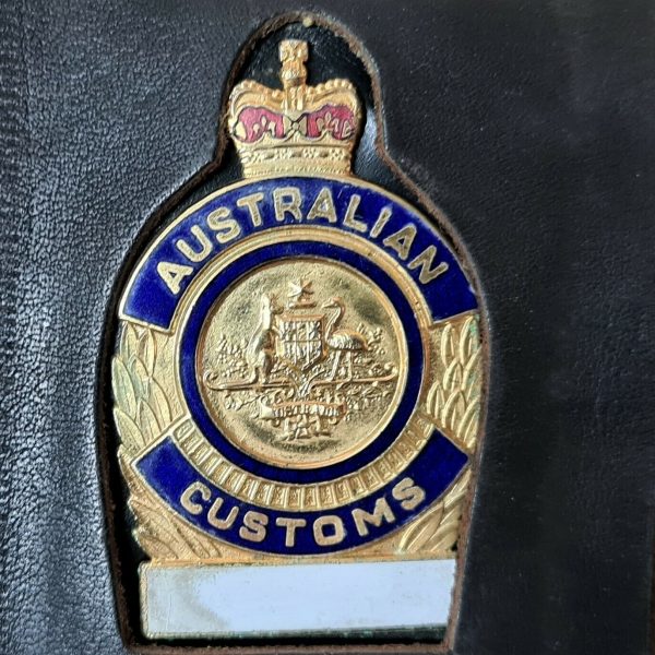 OBSOLETE AUSTRALIAN CUSTOMS PREVENTATIVE OFFICER UNIFORM POCKET ID BADGE WALLET