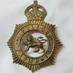 OBSOLETE AUSTRALIAN TASMANIA POLICE UNIFORM CAP BADGE 1940'S