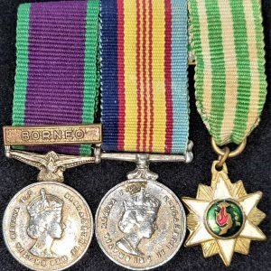 POST WW2 AUSTRALIAN MINIATURE MEDAL GROUP BORNEO & VIETNAM SERVICE