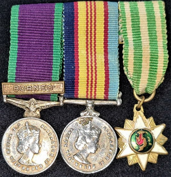 POST WW2 AUSTRALIAN MINIATURE MEDAL GROUP BORNEO & VIETNAM SERVICE