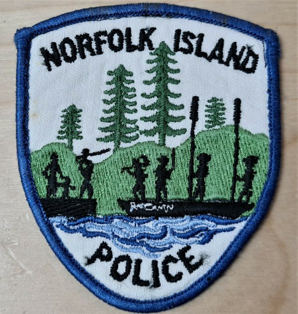 POST WW2 ERA OBSOLETE AUSTRALIAN NORFOLK ISLAND POLICE FORCE UNIFORM PATCH