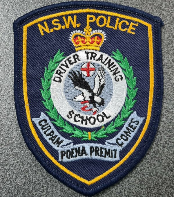 POST WW2 ERA OBSOLETE AUSTRALIAN NSW POLICE FORCE UNIFORM PATCHES LOT 33