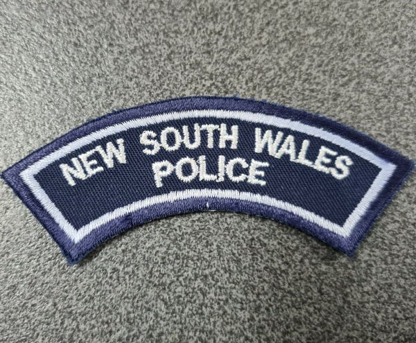 POST WW2 ERA OBSOLETE AUSTRALIAN NSW POLICE FORCE UNIFORM PATCHES LOT 41