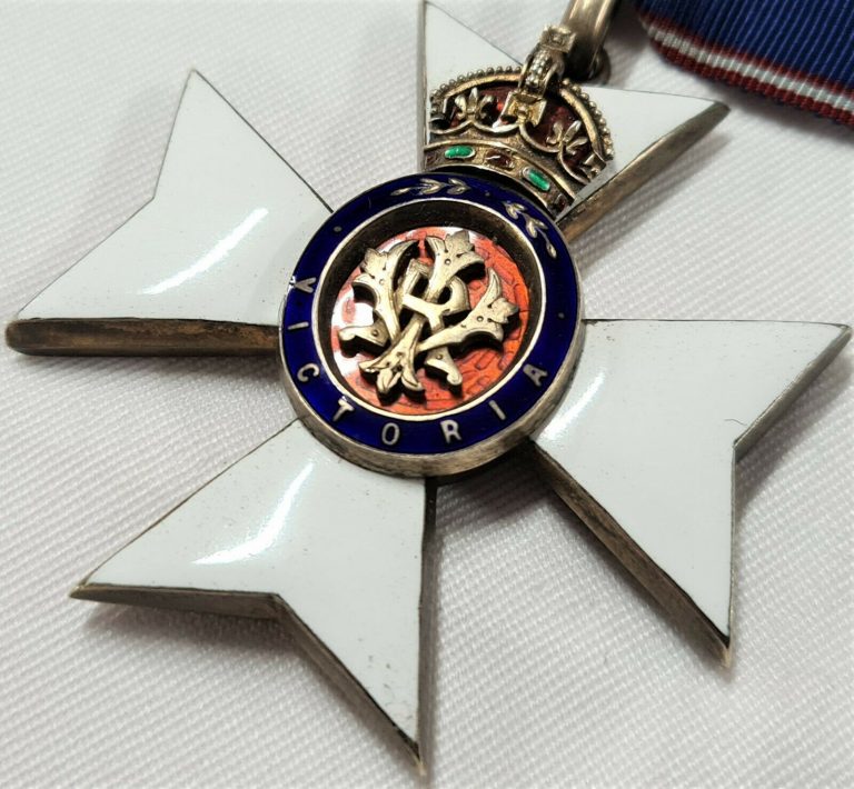 RARE WW1 WW2 BRITISH ROYAL VICTORIAN ORDER NECK BADGE & STAR #1153 MEDAL KCVO - Image 7