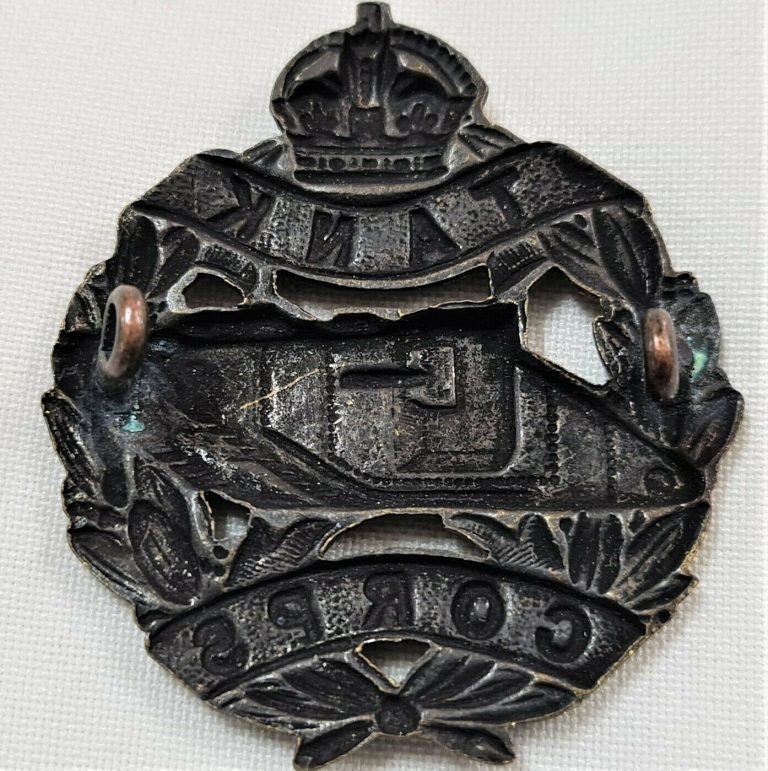 WW1 BRITISH ARMY TANK CORPS UNIFORM CAP BADGE