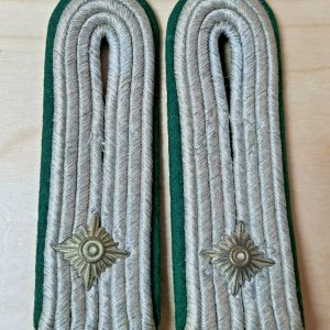 WW2 GERMAN UNIFORM MOUNTAIN OR GRENADIER OFFICER'S RANK SHOULDER BOARDS