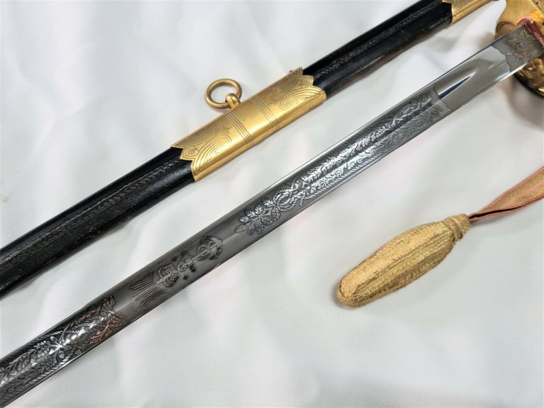 POST WW2 1827 BRITISH AUSTRALIAN NAVY OFFICERS ETCHED SWORD & SCABBARD WILKINSON - Image 4