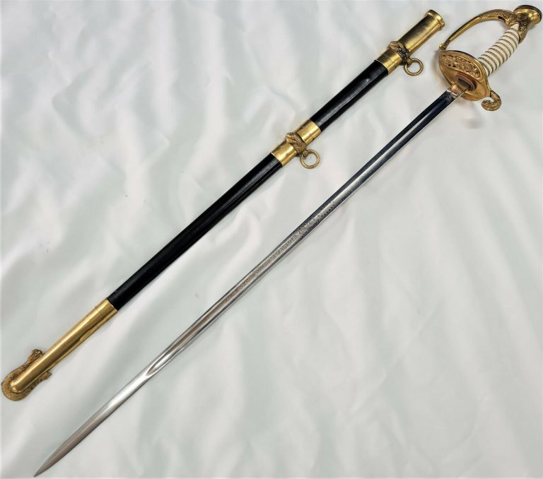 POST WW2 US NAVY USN 1852 PATTERN OFFICERS PRESENTATION SWORD & SCABBARD - Image 2