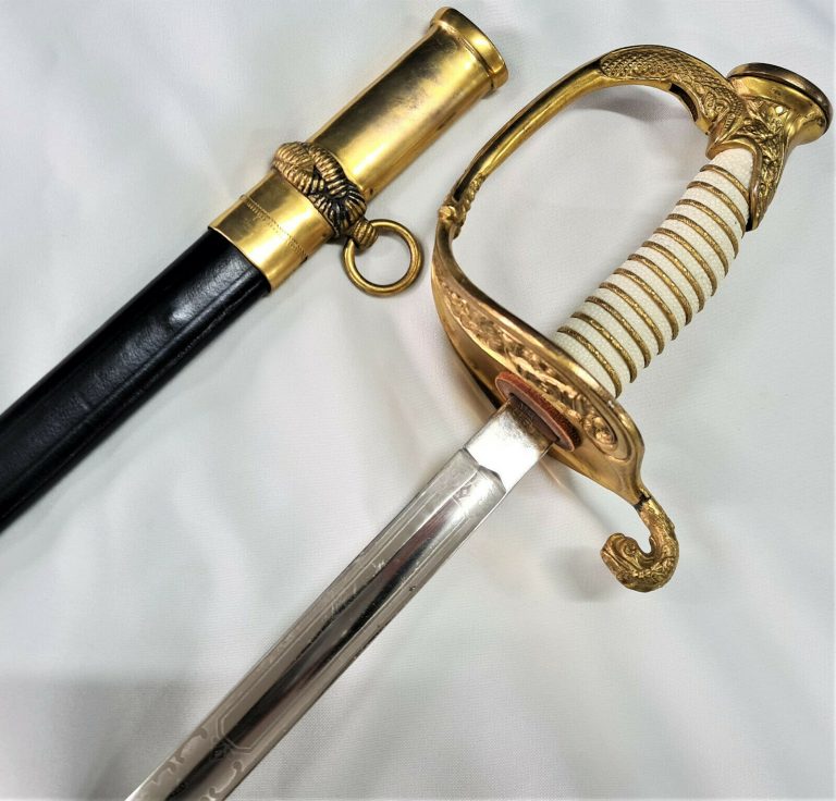 POST WW2 US NAVY USN 1852 PATTERN OFFICERS PRESENTATION SWORD & SCABBARD - Image 3