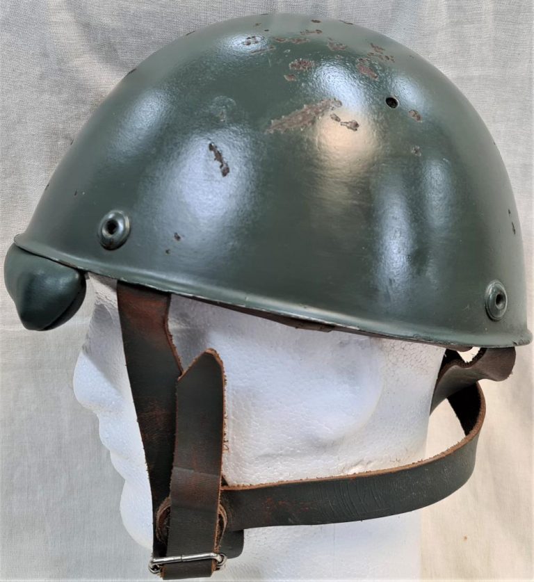 Scarce WW2 Italian Army Model 1942 paratrooper uniform steel helmet Italy - Image 2