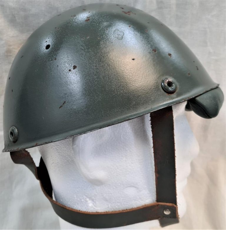 Scarce WW2 Italian Army Model 1942 paratrooper uniform steel helmet Italy - Image 4