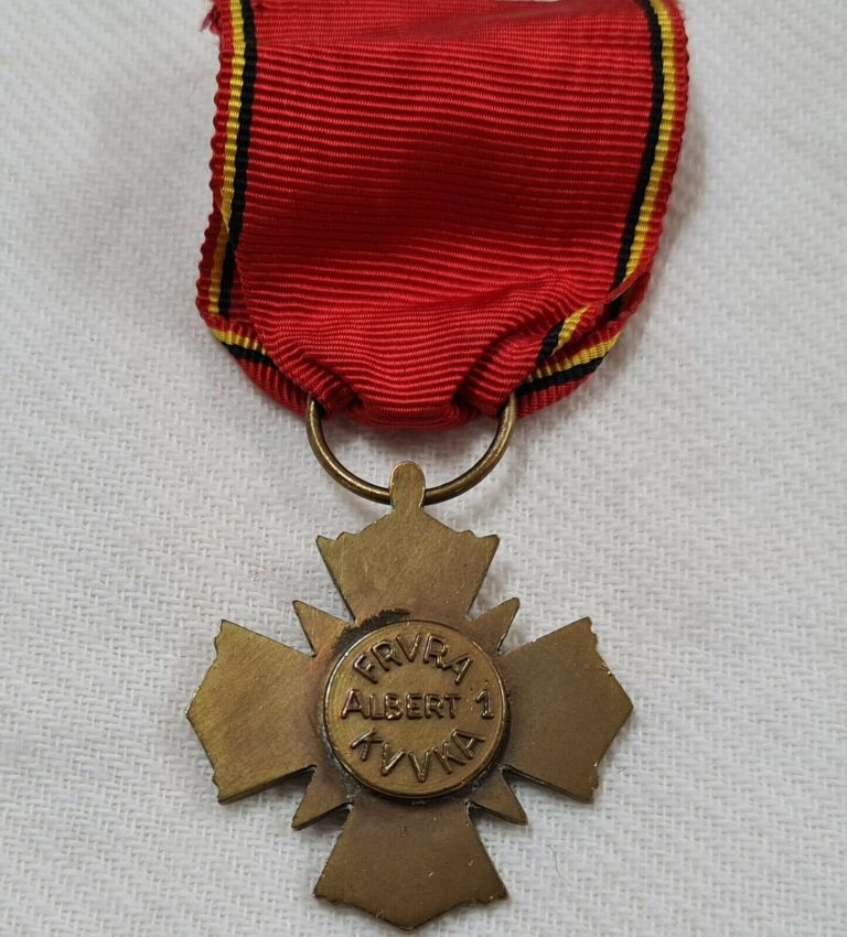 WW1 BELGIUM CROSS OF LOYALTY TO FEDERATION OF VETERANS KING ALBERT I MEDAL