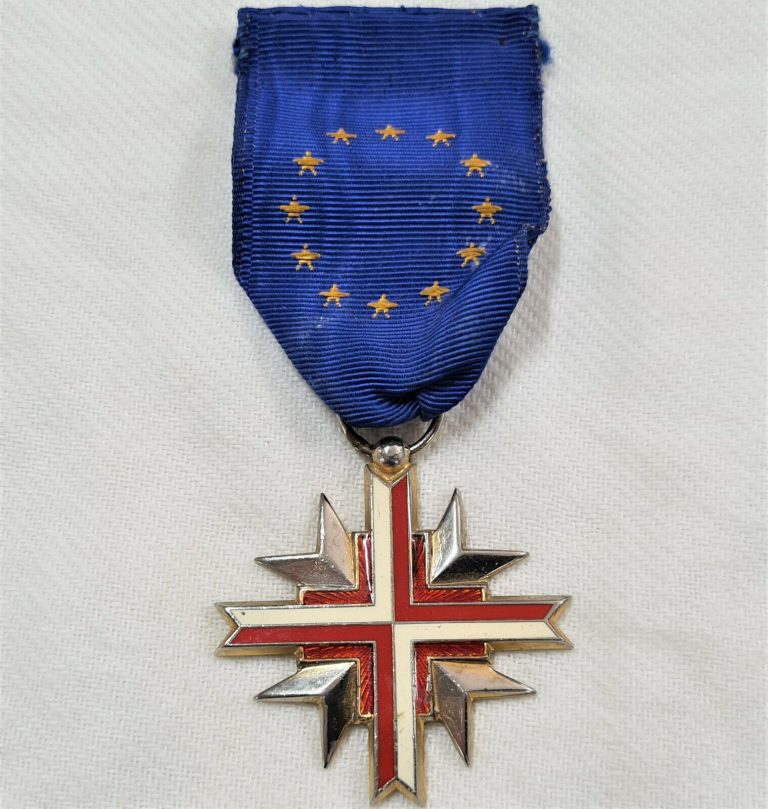 WW1 WW2 FRANCE EUROPEAN CONFEDERATION OF THE FORMER COMBATTANT PARIS MEDAL CROSS - Image 2