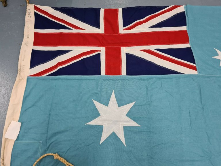 POST WW2 ROYAL AUSTRALIAN AIR FORCE BASE RAAF ENSIGN FLAG - Image 3