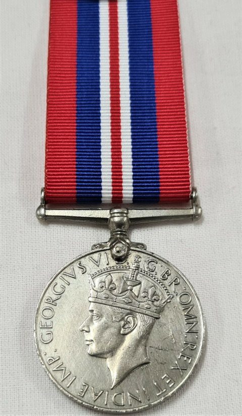 100% ORIGINAL WW2 THE 1939/45 WAR SERVICE MEDAL RIBBON MEDAL MOUNTING ...