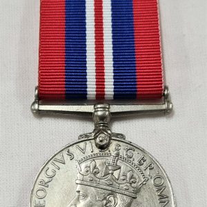 100% ORIGINAL WW2 THE 1939/45 WAR SERVICE MEDAL RIBBON MEDAL MOUNTING ANZAC