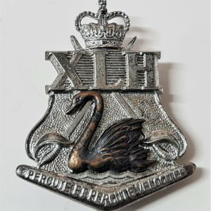 1970's ERA AUSTRALIAN ARMY 10TH LIGHT HORSE REGIMENT HAT BADGE BY SWANN & HUDSON