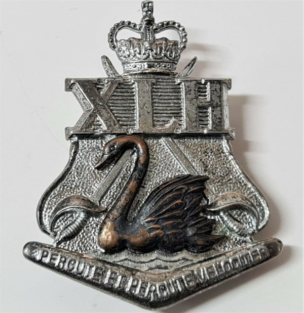 1970's ERA AUSTRALIAN ARMY 10TH LIGHT HORSE REGIMENT HAT BADGE BY SWANN & HUDSON