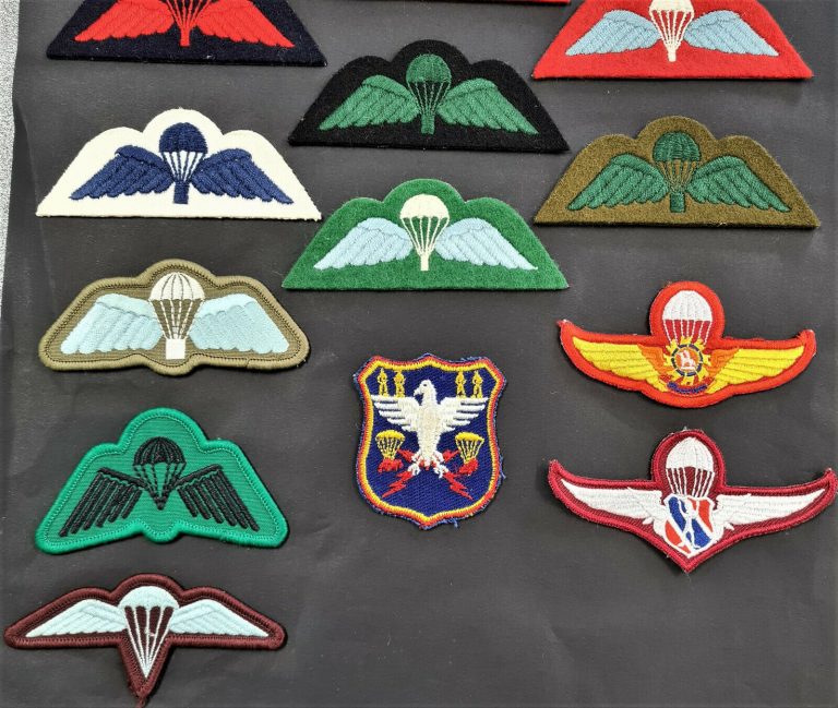 1980's ERA BRITISH & AUSTRALIAN ARMY PARACHUTE & AIR FORCE PATCHES INSIGNIA LOT - Image 3