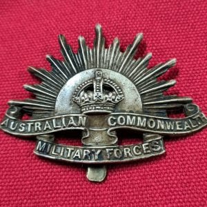 AUSTRALIAN ANZAC WW1 LIGHT HORSE RISING SUN UNIFORM HAT OR CAP BADGE MEDAL 19