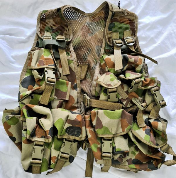 AUSTRALIAN DEFENCE FORCE ARMY DPCU CAMOUFLAGE CHEST RIG UNIFORM WEBBING SET