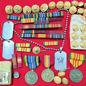 POST WW2 USA VIETNAM WAR ERA MEDALS, UNIFORM BUTTONS, BARS, BADGES, DOG TAGS ETC