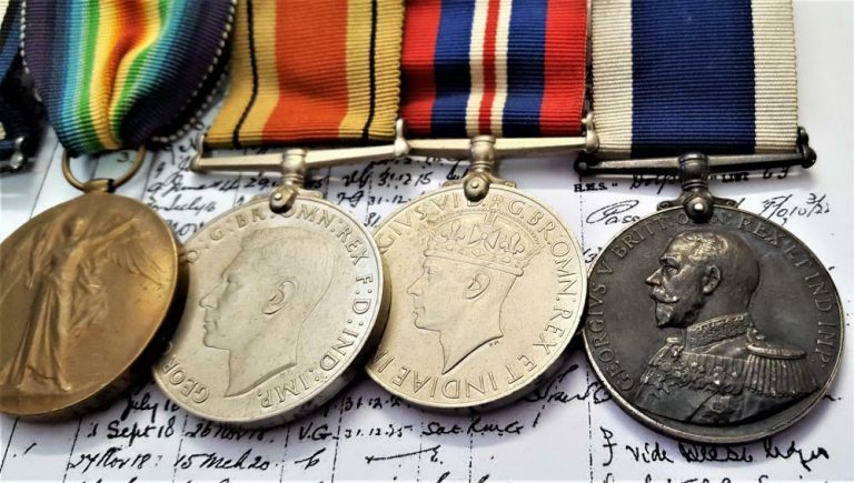 ROYAL NAVY WW1 & WW2 MEDAL GROUP DARDANELLES BOMBARDMENT HMS VENGEANCE HOWARD - Image 3