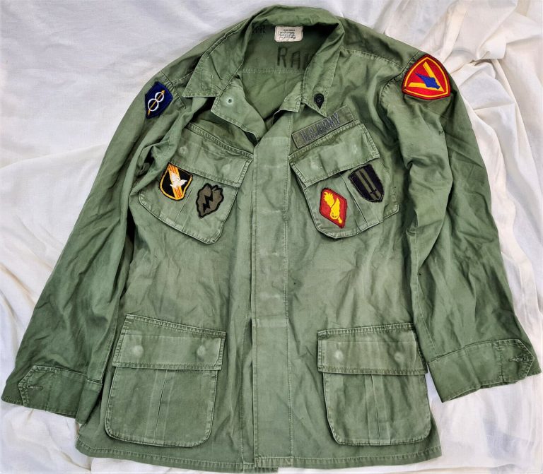 US VIETNAM WAR GREEN JACKET WITH SELECTION PATCHES & INSIGNIA - Image 2