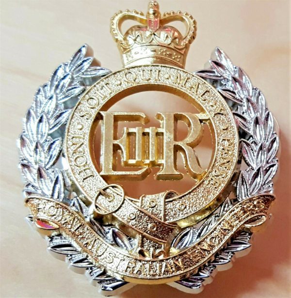 VIETNAM IRAQ AFGHANISTAN WAR ROYAL AUSTRALIAN ENGINEERS UNIFORM CAP BADGE RAE