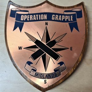 VINTAGE RHODESIAN ARMY OPERATION GRAPPLE MIDLANDS S WOODEN WALL PLAQUE