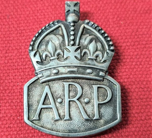 WW2 ERA AIR RAID PRECAUTION ARP UNIFORM BADGE