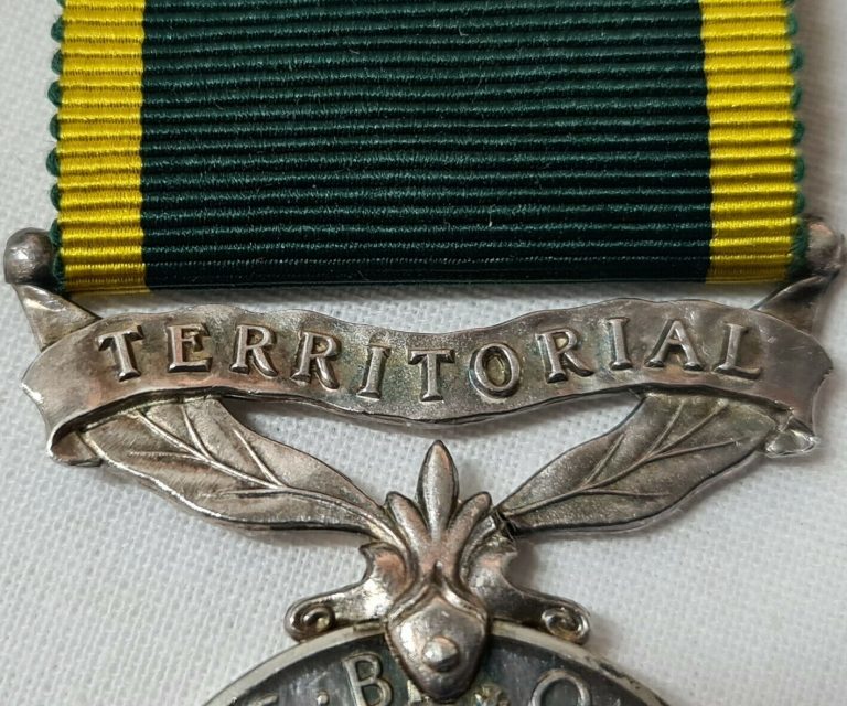 WW2 ERA BRITISH ARMY TERRITORIAL EFFICIENCY MEDAL CRAFTSMAN GE DAWES REME - Image 3