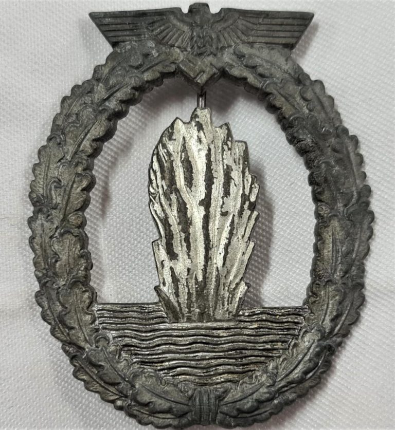 WW2 Germany Navy Kriegsmarine Minesweeper Badge - Image 2