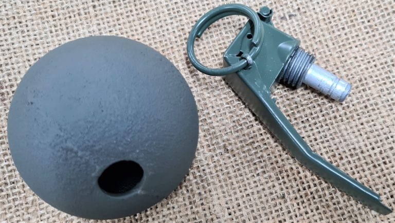 REPLICA M67 US AUSTRALIAN ARMY TOY 'BALL' GRENADE COSPLAY - Image 5