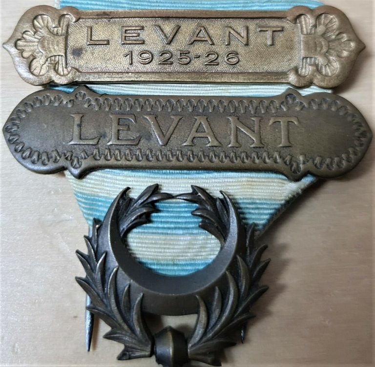 POST WW1 FRENCH SYRIA CAMPAIGN MEDAL LEVANT & 1925-26 CLASPS ARMY MILITARY - Image 2