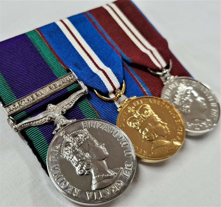 POST WW2 BRITISH GENERAL SERVICE MEDAL & JUBILEE MEDALS PTE L.N.HARRISON 2ND QUEEN'S REGIMENT - Image 2