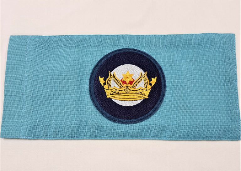 Post WW2 1970s Royal Australian Air Force Base Commander Marshal Vehicle Pennant - Image 2