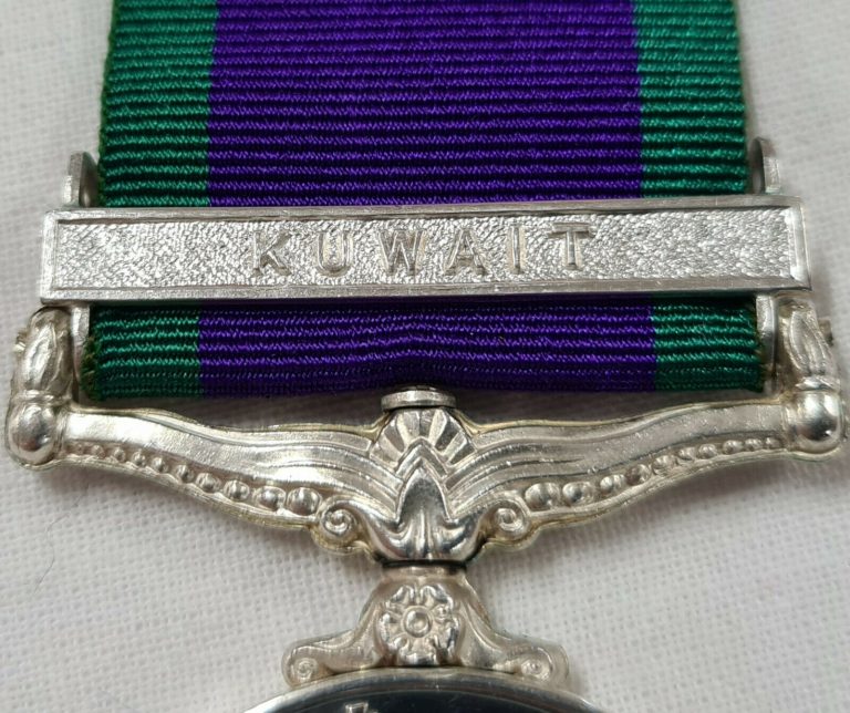 RARE KUWAIT ROYAL REGIMENT FUSILIERS POST WW2 BRITISH GENERAL SERVICE MEDAL - Image 3